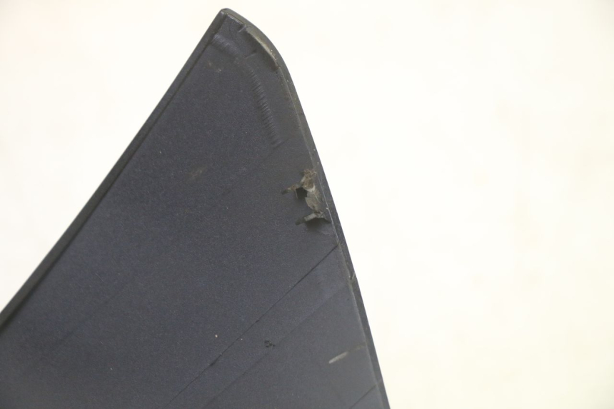 photo de LOWER REAR FAIRING JUNCTION SUZUKI BURGMAN 125 (2007 - 2014) - Additional view of the item