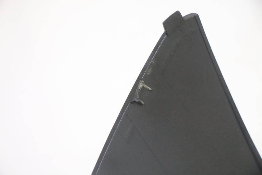 photo de LOWER REAR FAIRING JUNCTION SUZUKI BURGMAN 125 (2007 - 2014) - Markings and original references