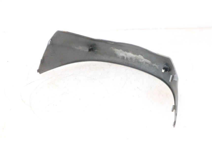 photo de LOWER REAR FAIRING JUNCTION SUZUKI BURGMAN 125 (2007 - 2014) - Markings and original references