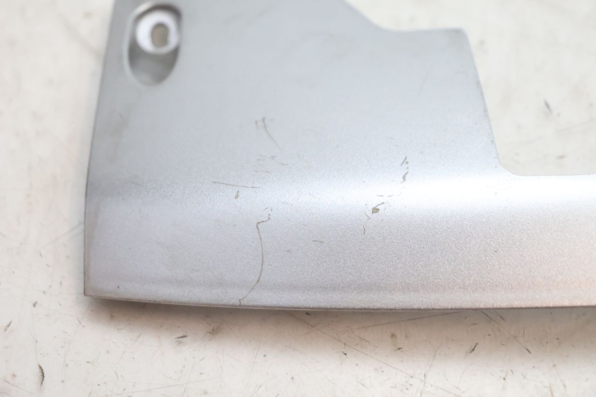 photo de REAR LOWER MIDDLE PANEL HONDA FJS SILVER WING SILVERWING 400 (2005 - 2008) - Zoom on usage condition