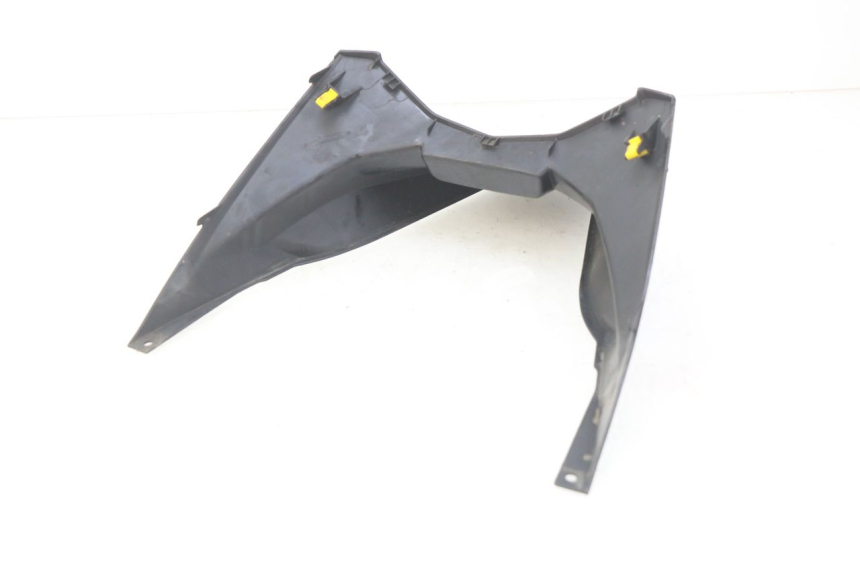 photo de LOWER REAR FAIRING JUNCTION HONDA FORZA 125 (2015 - 2016) - Technical close-up