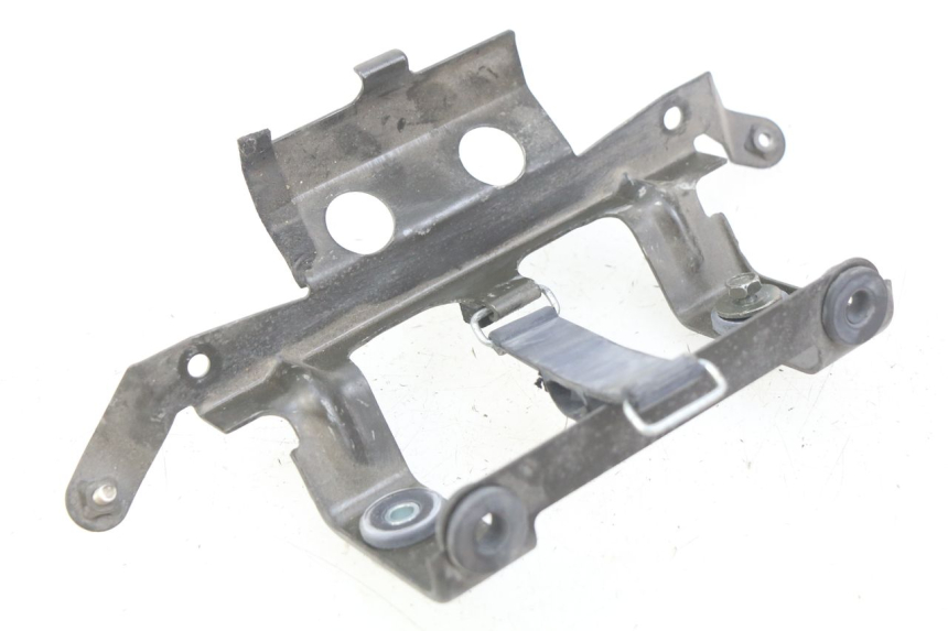 photo de LOWER REAR FAIRING JUNCTION YAMAHA FZS FAZER 600 (1998 - 2001) - Main view