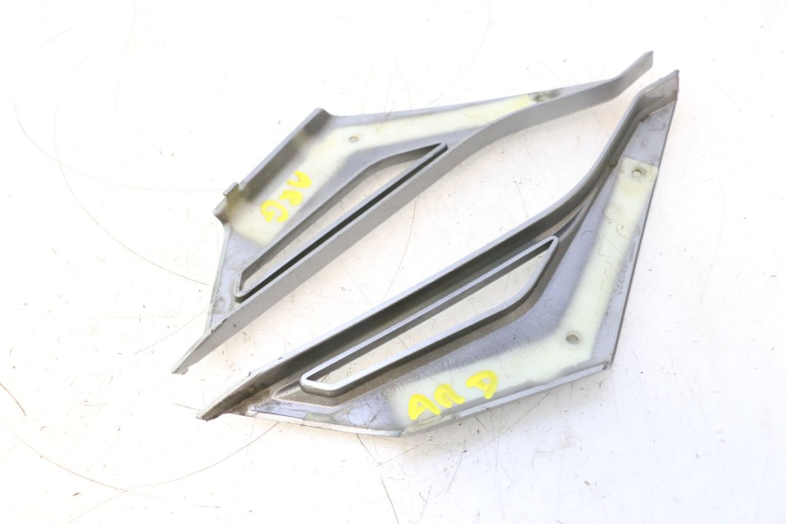photo de REAR LOWER MIDDLE PANEL GILERA GP 800 (2007 - 2013) - Alternative perspective