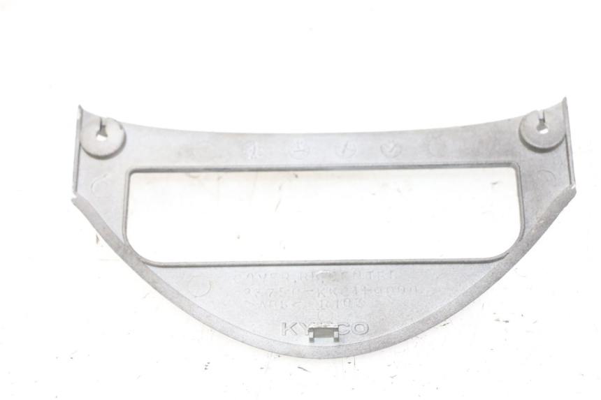 photo de REAR LOWER MIDDLE PANEL KYMCO GRAND DINK 125 (2008 - 2014) - Zoom on usage condition