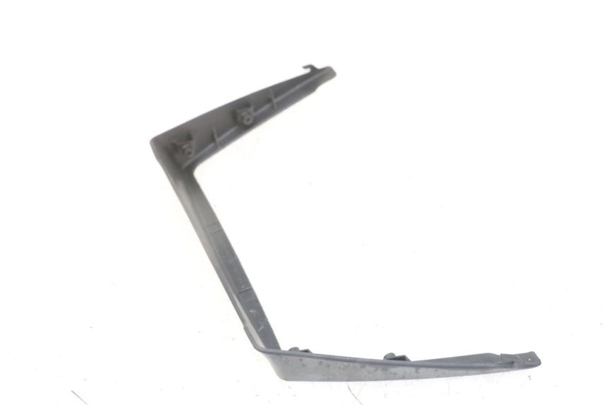 photo de REAR LOWER FAIRING JOINER SUZUKI GS GSE 500 (2001 - 2003) - Zoom on usage condition