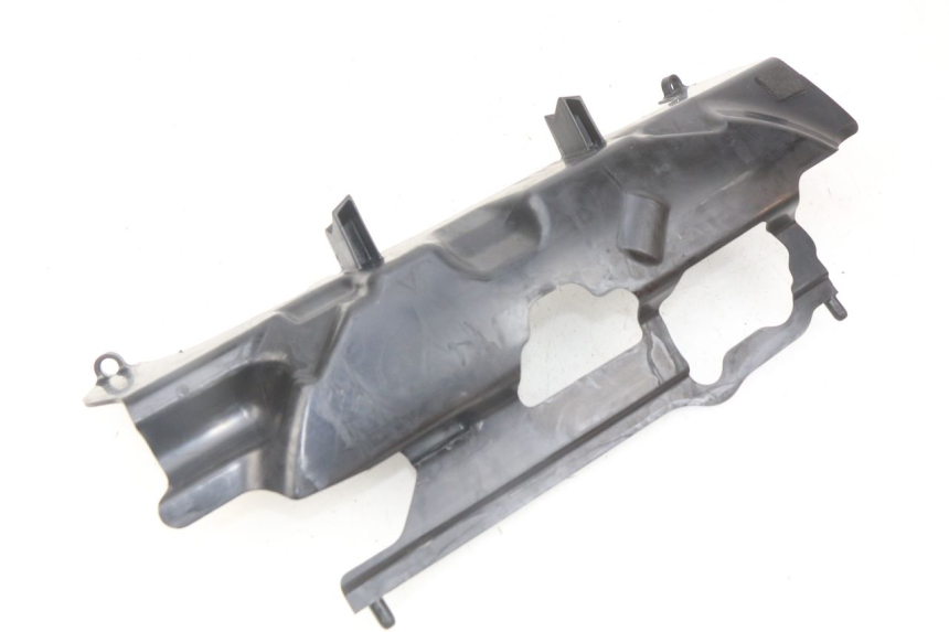 photo de REAR LOWER MIDDLE PANEL SUZUKI GSX-R GSXR 750 (2011 - 2016) - Zoom on usage condition