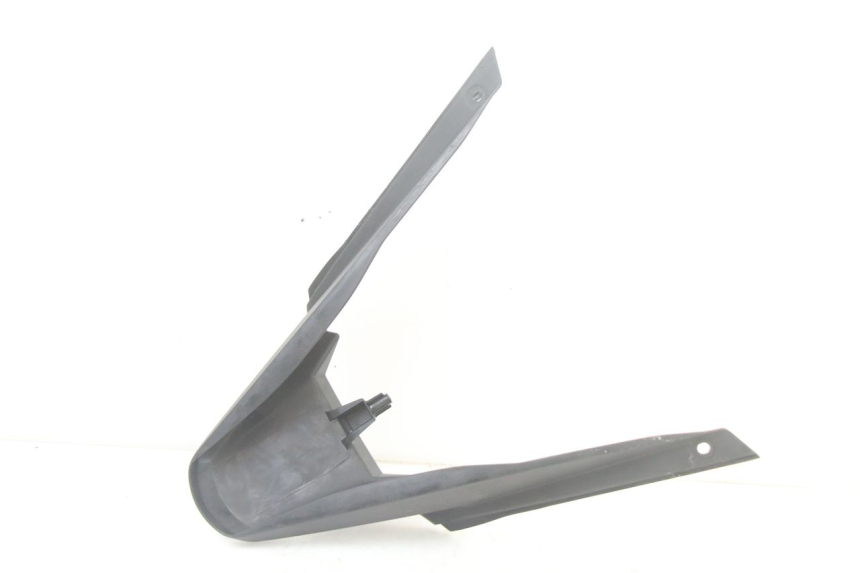 photo de REAR LOWER MIDDLE PANEL HONDA PCX (JF57/JF64) 125 (2014 - 2018) - Fixing points details