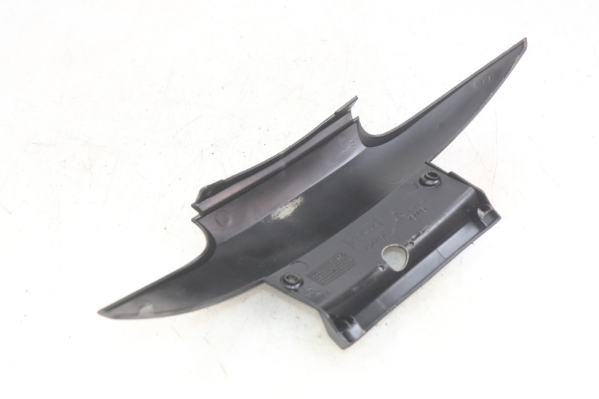 photo de LOWER REAR FAIRING JUNCTION PIAGGIO MP3 LT 400 (2007 - 2012) - Zoom on usage condition