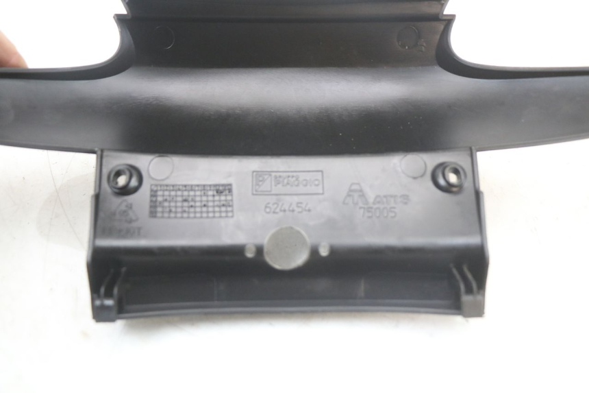 photo de LOWER REAR FAIRING JUNCTION PIAGGIO MP3 LT 400 (2007 - 2012) - Technical close-up