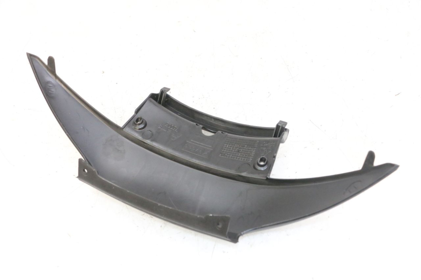 photo de REAR LOWER MIDDLE PANEL PIAGGIO MP3 LT 300 (2010 - 2016) - Technical close-up
