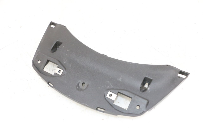 photo de REAR LOWER MIDDLE PANEL PIAGGIO MP3 500 (2016 - 2018) - Alternative perspective