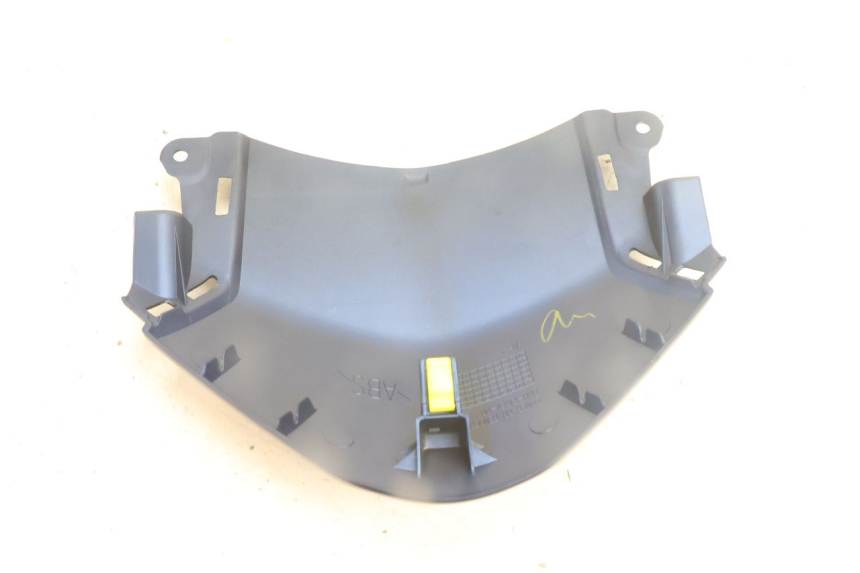 photo de REAR LOWER MIDDLE PANEL YAMAHA N-MAX NMAX 125 (2021 - 2024) - Alternative perspective