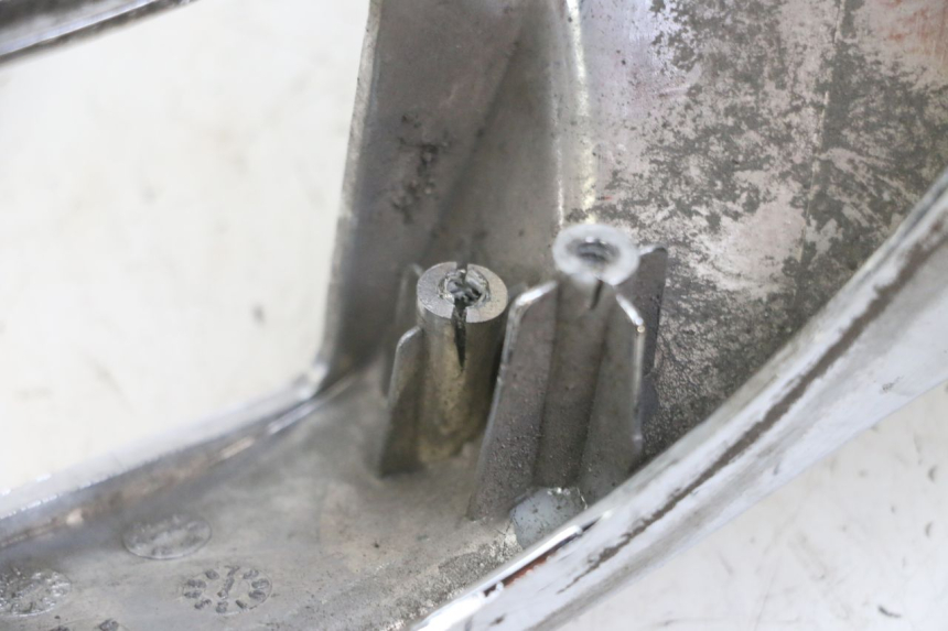 photo de REAR LOWER MIDDLE PANEL KYMCO LIKE 4T 50 (2019 - 2025) - Zoom on usage condition