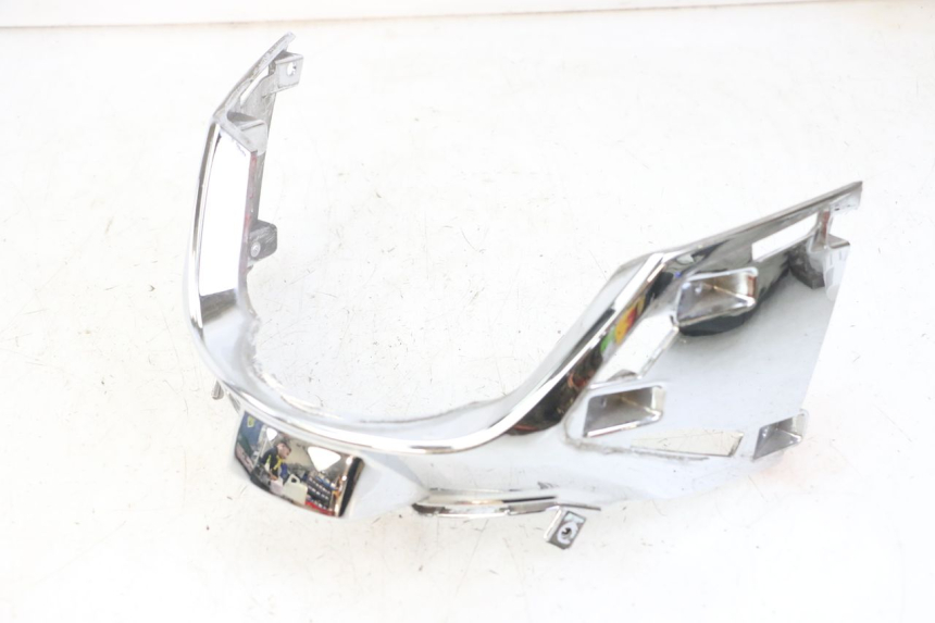 photo de REAR LOWER MIDDLE PANEL KYMCO LIKE 4T 50 (2019 - 2025) - Fixing points details