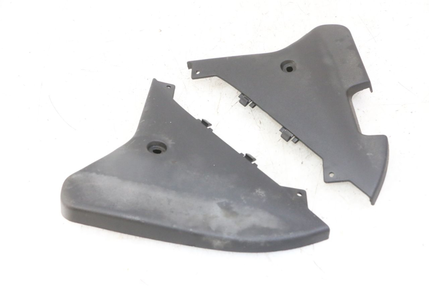 photo de REAR LOWER MIDDLE PANEL GILERA NEXUS 125 (2009 - 2013) - Technical close-up