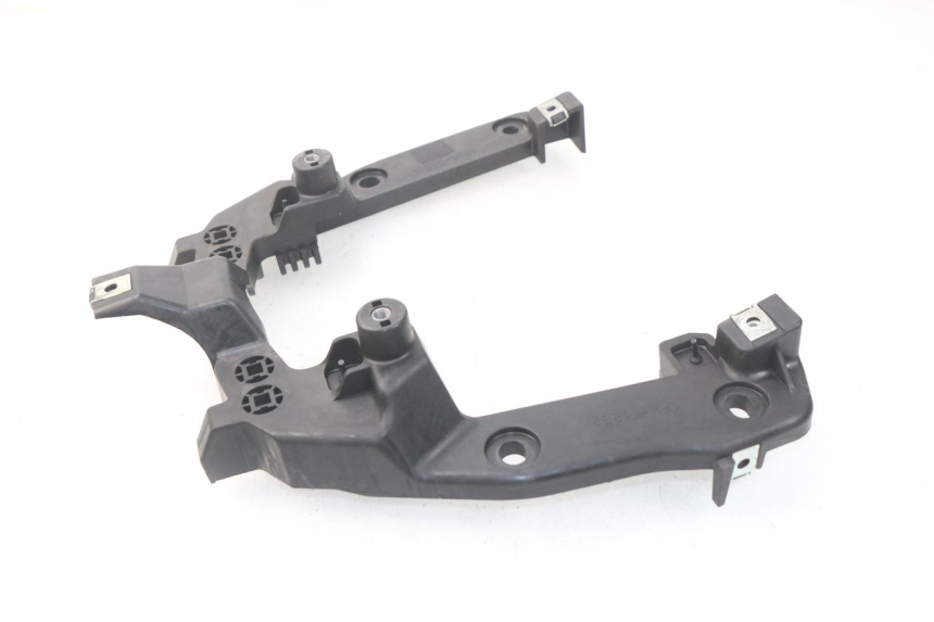 photo de REAR LOWER MIDDLE PANEL MBK NITRO 2T 50 (2013 - 2017) - Zoom on usage condition