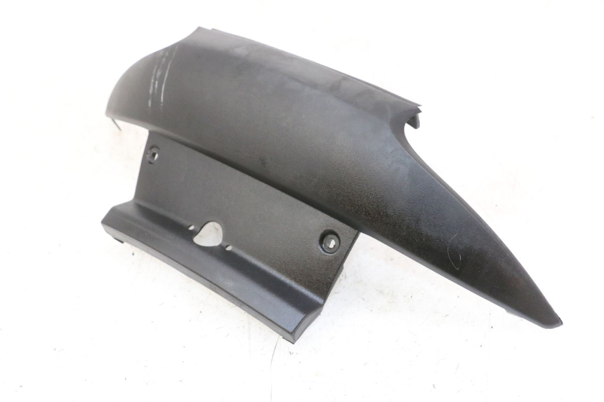 photo de LOWER REAR FAIRING JUNCTION PIAGGIO MP3 LT 400 (2007 - 2012) - Alternative perspective