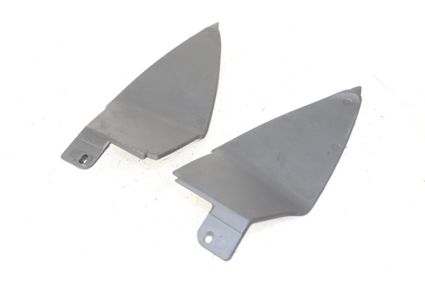 photo de REAR LOWER MIDDLE PANEL PIAGGIO NEW TYPHOON 50 (2010 - 2017) - Zoom on usage condition