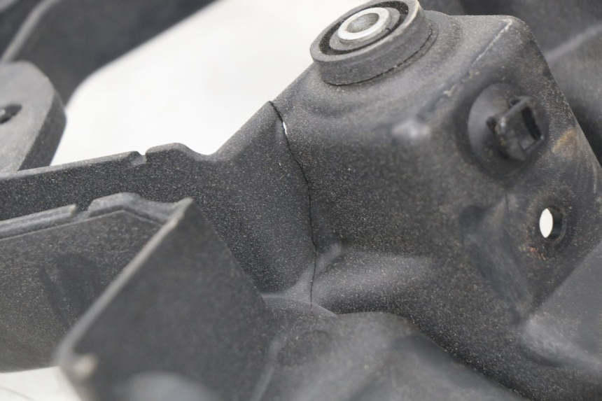 photo de REAR LOWER MIDDLE PANEL BMW R GS 1200 (2005 - 2007) - Alternative perspective