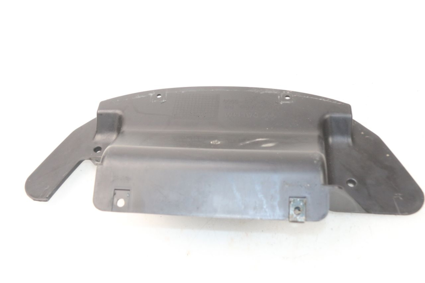 photo de REAR LOWER MIDDLE PANEL DAELIM S3 125 (2010 - 2017) - Zoom on usage condition