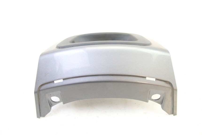 photo de REAR LOWER MIDDLE PANEL PEUGEOT SATELIS 250 (2006 - 2012) - Fixing points details