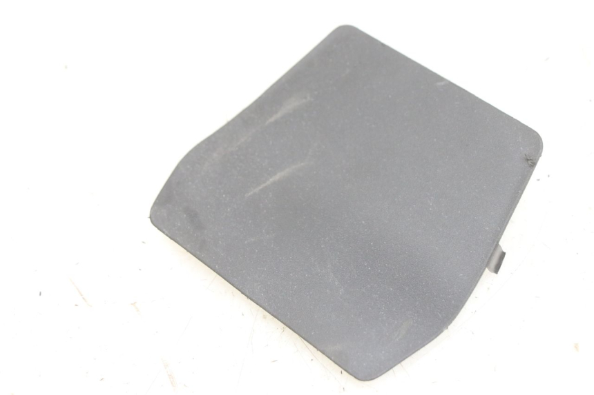 photo de LOWER REAR FAIRING JUNCTION APRILIA SXR 50 (2021 - 2023) - Zoom on usage condition