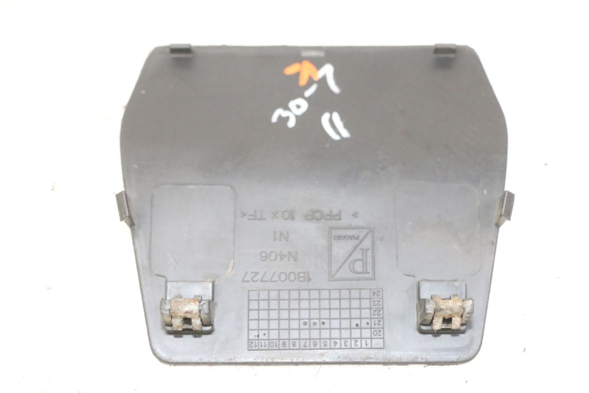 photo de LOWER REAR FAIRING JUNCTION APRILIA SXR 50 (2021 - 2023) - Alternative perspective