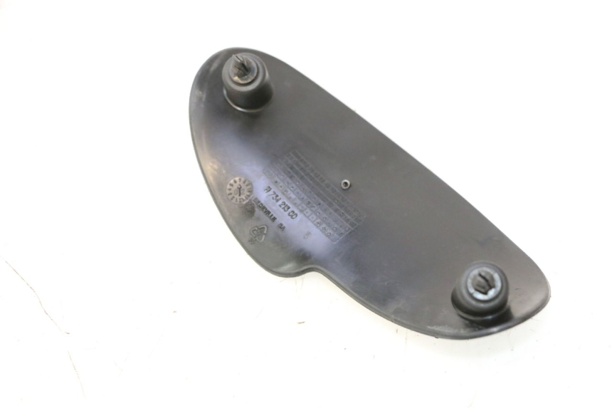 photo de REAR LOWER MIDDLE PANEL PEUGEOT TREKKER 50 (1995 - 2004) - Zoom on usage condition