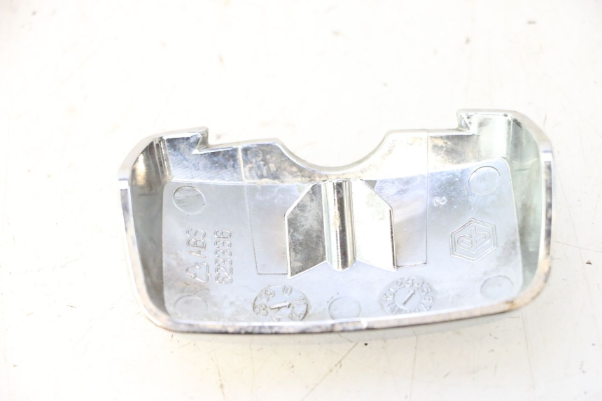 photo de REAR LOWER MIDDLE PANEL PIAGGIO VESPA LX 2T 50 (2005 - 2013) - Zoom on usage condition
