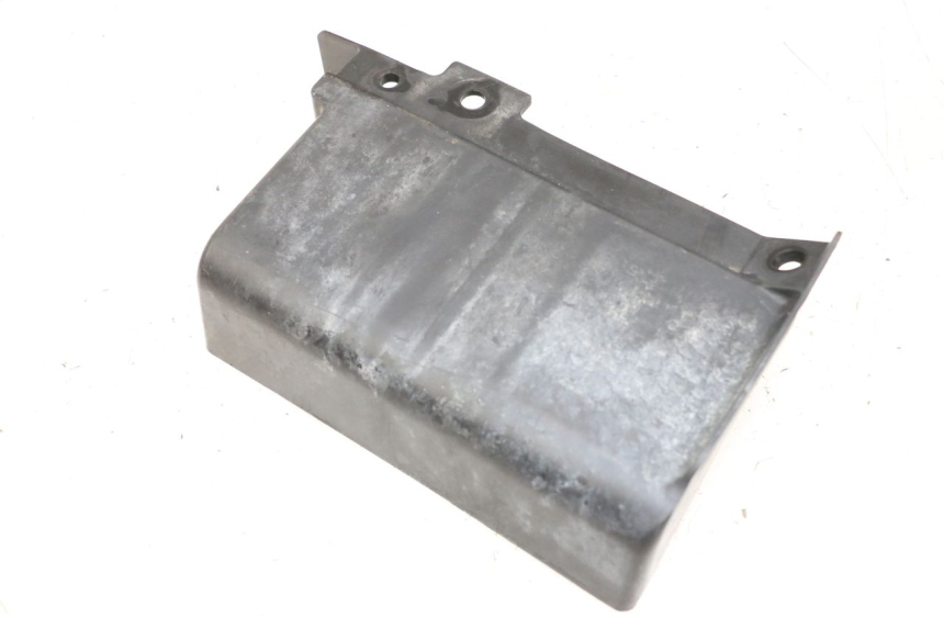 photo de Lower rear fairing junction SUZUKI VL INTRUDER 125 (2004 - 2007) - Zoom on usage condition