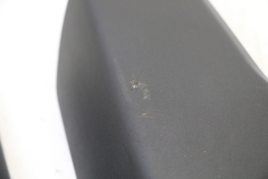 photo de REAR FAIRING JUNCTION PEUGEOT KISBEE 4T 50 (2018 - 2022) - Zoom on usage condition