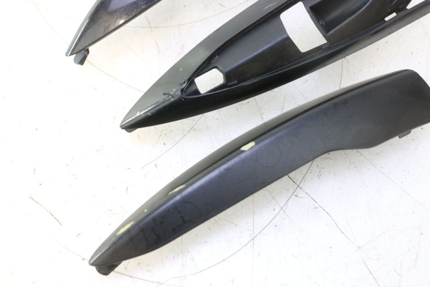 photo de REAR MIDDLE PANEL PIAGGIO LIBERTY IGET 4T 50 (2021 - 2025) - Alternative perspective