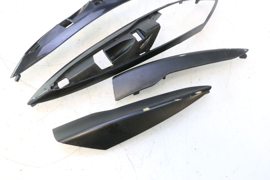 photo de REAR MIDDLE PANEL PIAGGIO LIBERTY IGET 4T 50 (2021 - 2025) - Fixing points details