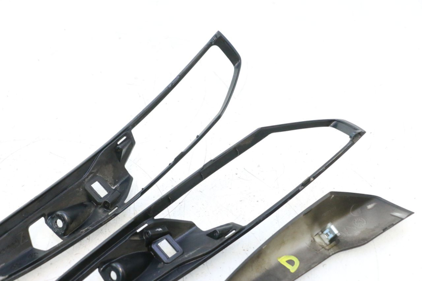 photo de REAR MIDDLE PANEL PIAGGIO LIBERTY IGET 4T 50 (2021 - 2025) - Markings and original references