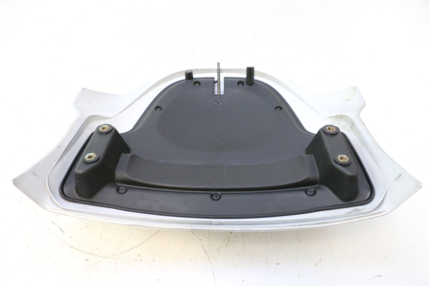 photo de REAR FAIRING JUNCTION PIAGGIO MP3 LT 300 (2010 - 2016) - Zoom on usage condition