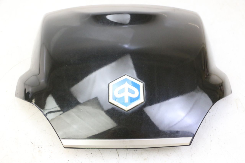 photo de REAR MIDDLE PANEL PIAGGIO MP3 RL 250 (2006 - 2010) - Fixing points details