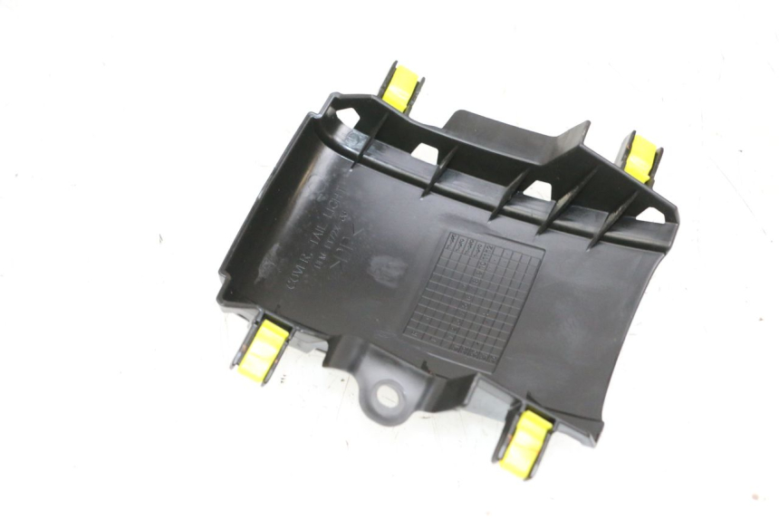 photo de REAR MIDDLE PANEL YAMAHA NEO'S CORE 1 (2022 - 2026) - Zoom on usage condition