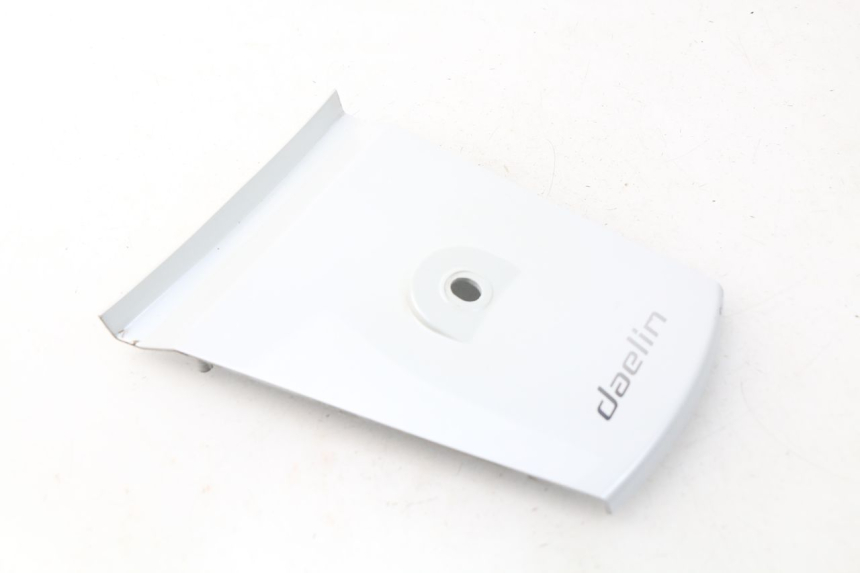 photo de REAR FAIRING JUNCTION DAELIM S3 125 (2010 - 2017) - Alternative perspective