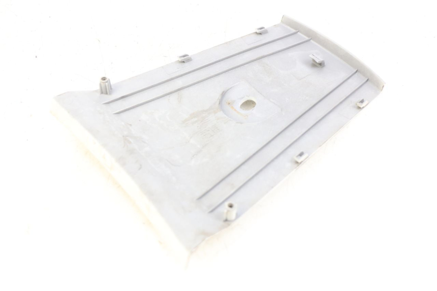 photo de REAR FAIRING JUNCTION DAELIM S3 125 (2010 - 2017) - Component detail