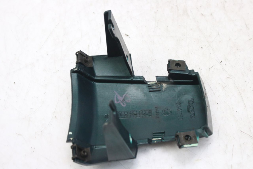 photo de REAR FAIRING JUNCTION TRIUMPH SPRINT ST 955 (1999 - 2001) - Technical close-up