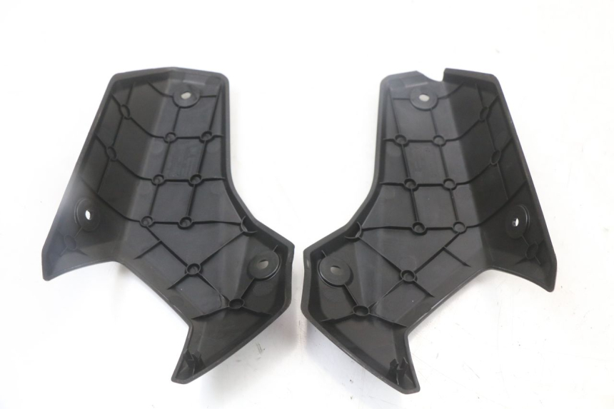 photo de REAR MIDDLE PANEL PEUGEOT STREETZONE 2T 50 (2014 - 2019) - Component detail