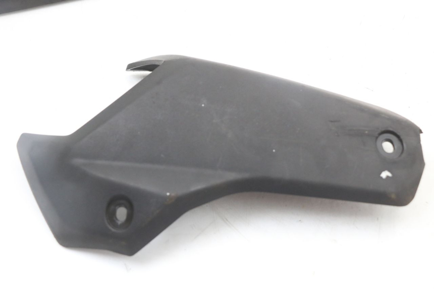 photo de REAR MIDDLE PANEL PEUGEOT STREETZONE 2T 50 (2014 - 2019) - Zoom on usage condition