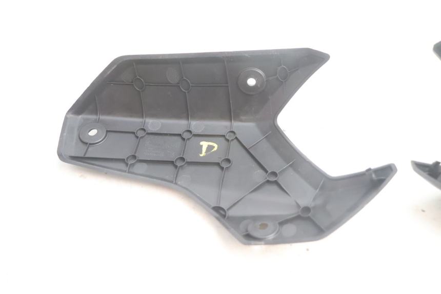 photo de REAR MIDDLE PANEL PEUGEOT STREETZONE NAKED 2T 50 (2014 - 2018) - Distinctive features