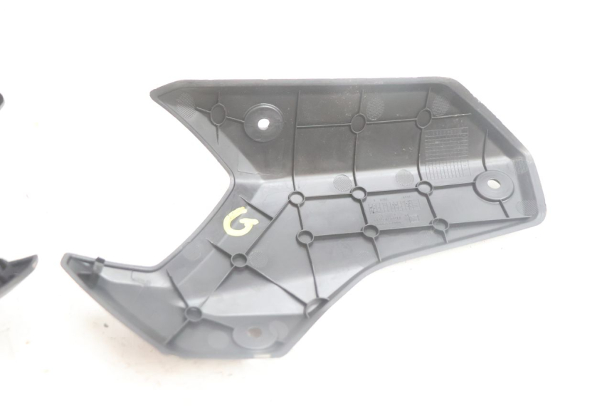 photo de REAR MIDDLE PANEL PEUGEOT STREETZONE NAKED 2T 50 (2014 - 2018) - Component zoom