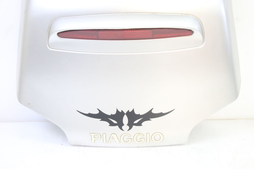 photo de REAR MIDDLE PANEL PIAGGIO SUPER LX 125 (2000 - 2003) - Zoom on usage condition