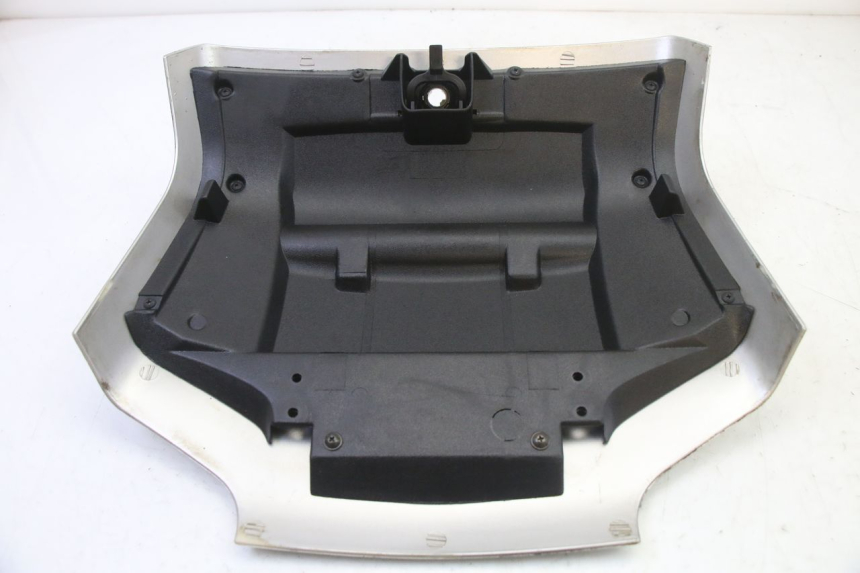 photo de REAR MIDDLE PANEL PIAGGIO SUPER LX 125 (2000 - 2003) - Product overview