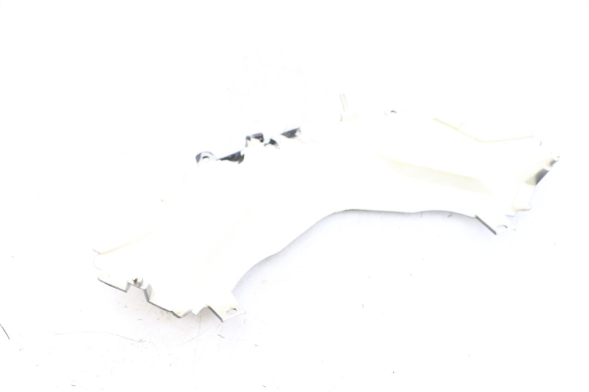 photo de REAR UPPER MIDDLE PANEL EBROH BRAVO GLE 1 (2020 - 2024) - Technical close-up