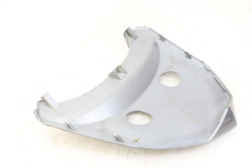 photo de UPPER REAR FAIRING JUNCTION KYMCO X-TOWN XTOWN 125 (2016 - 2021) - Technical close-up