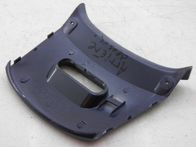 photo de REAR UPPER MIDDLE PANEL KYMCO XCITING RI ABS 500 (2010) - Zoom on usage condition