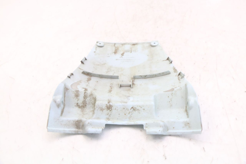 photo de REAR UPPER MIDDLE PANEL KYMCO LIKE 4T 50 (2009 - 2018) - Zoom on usage condition